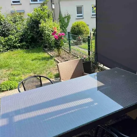 Reiheneckhaus Mit Garten Und Terasse Tettnang Exterior photo